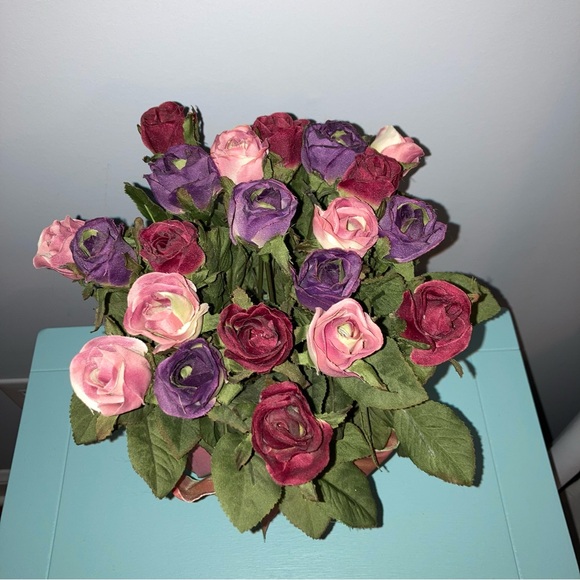 Faux Roses in Flower Pot - Picture 5 of 6